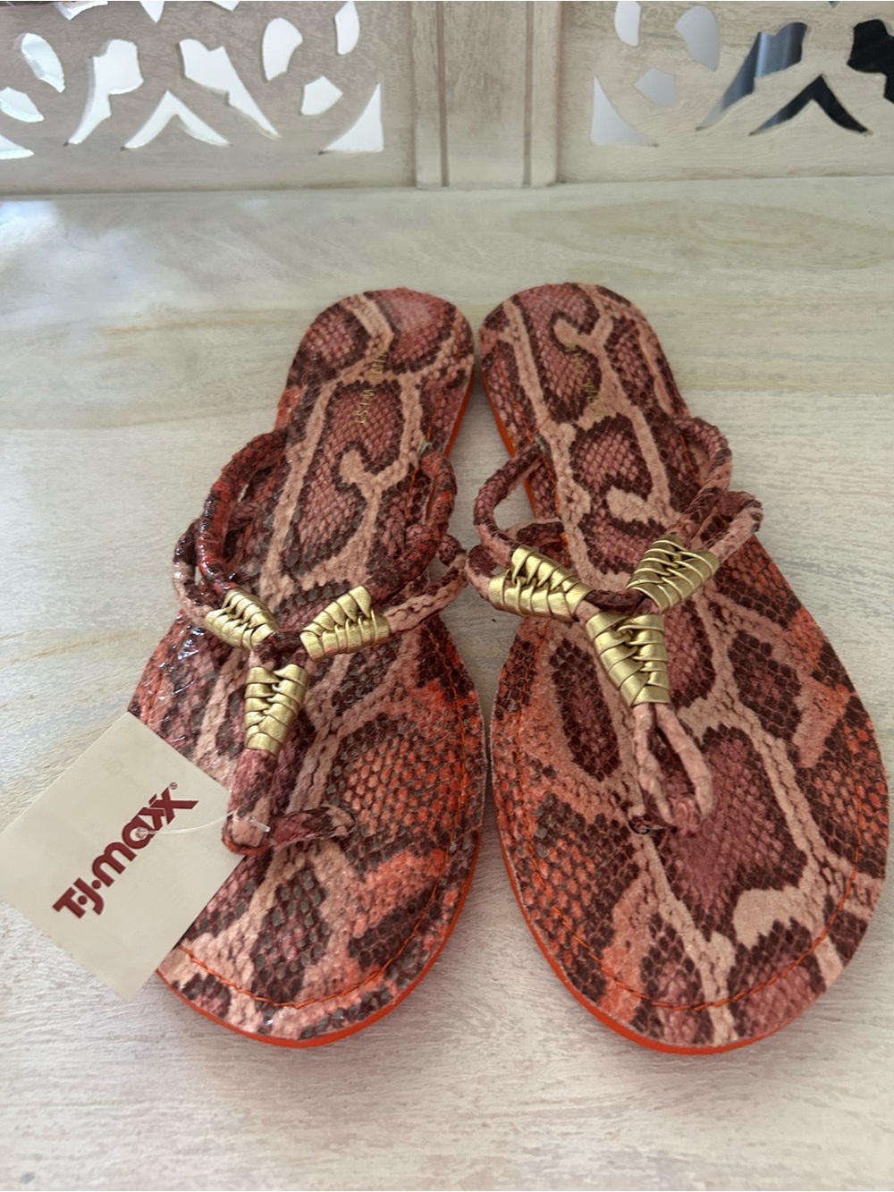 NWT Nine West Women's Pink Coral Snake-Print Braided Thong Sandals Gold SZ 9